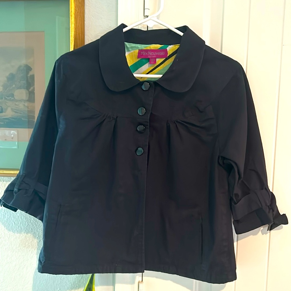 Mix Nouveau NY size Large four buttons jacket!! Super cute!!